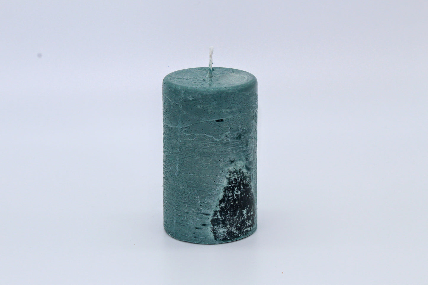 Raw effect cylindrical sea water candle